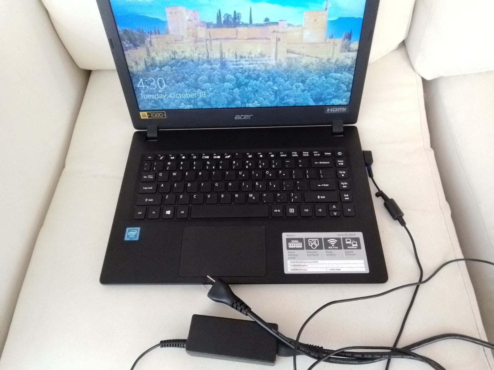 Acer Aspire 1 Laptop+Mouse