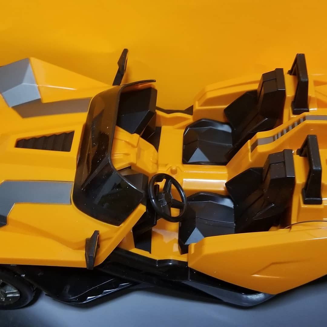 Polaris slingshot RC toy