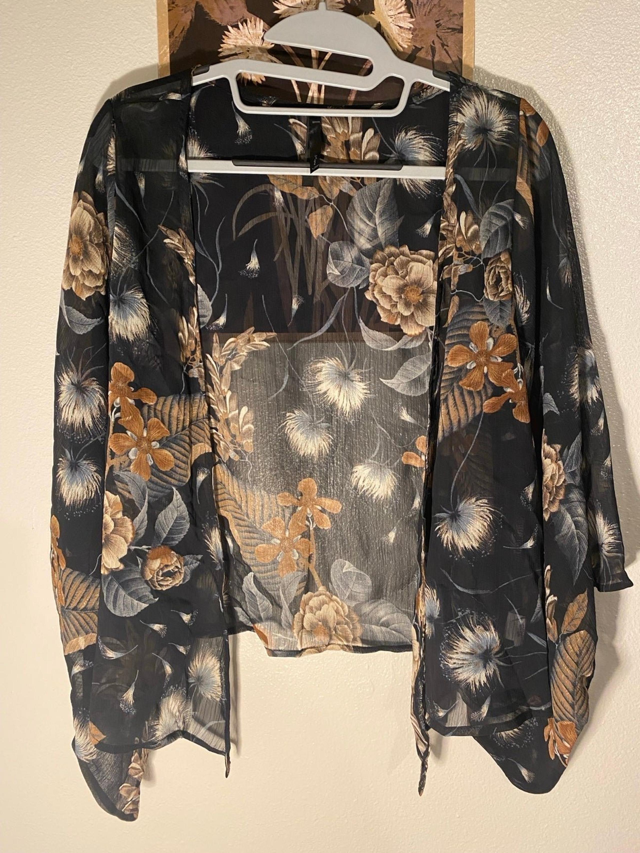 Mono B floral kimono
