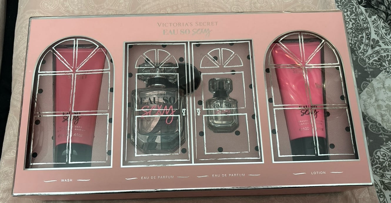 Victoria Secret EAU so Sexy Gift Set