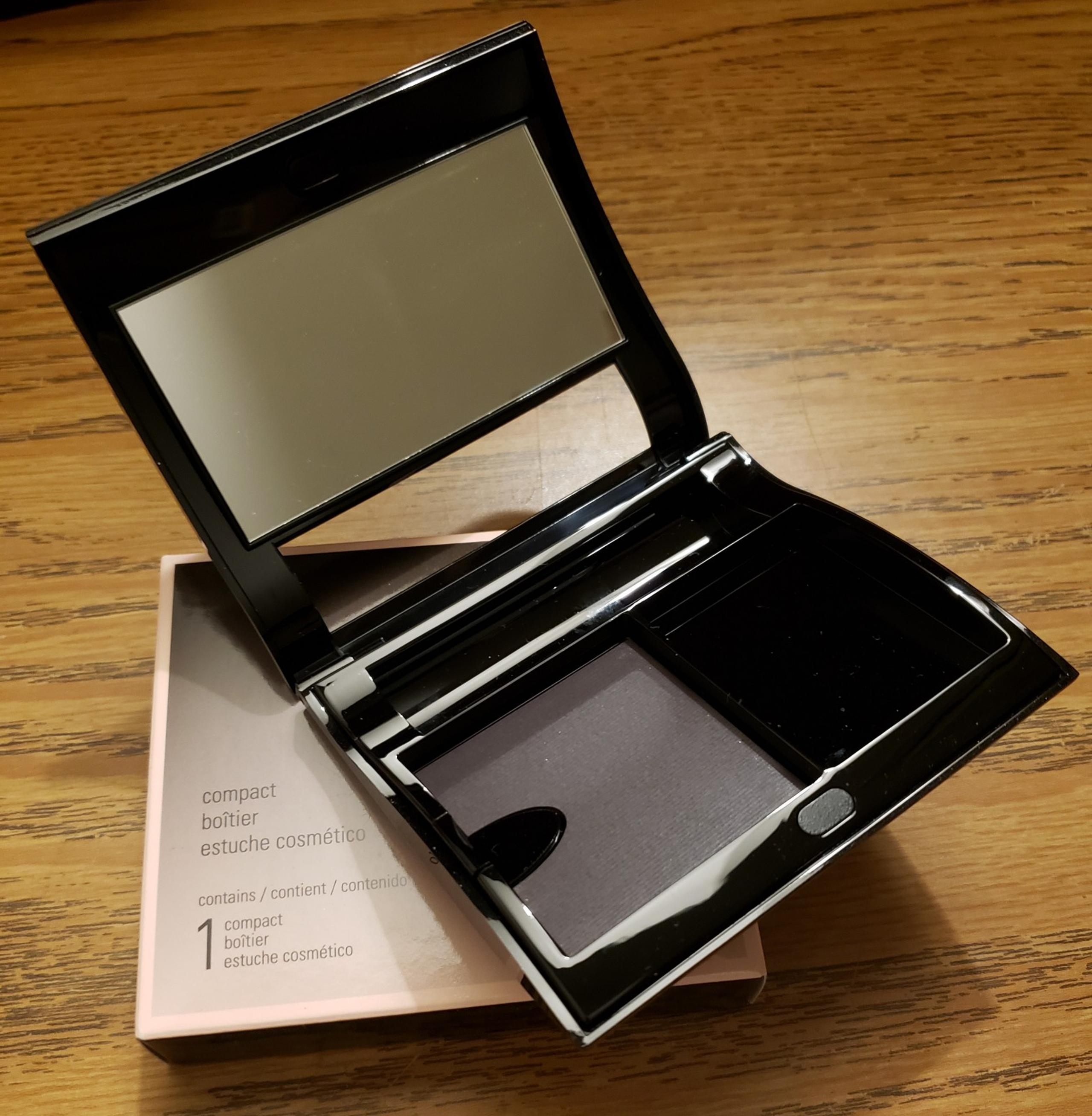Mary Kay Compact + powder brush