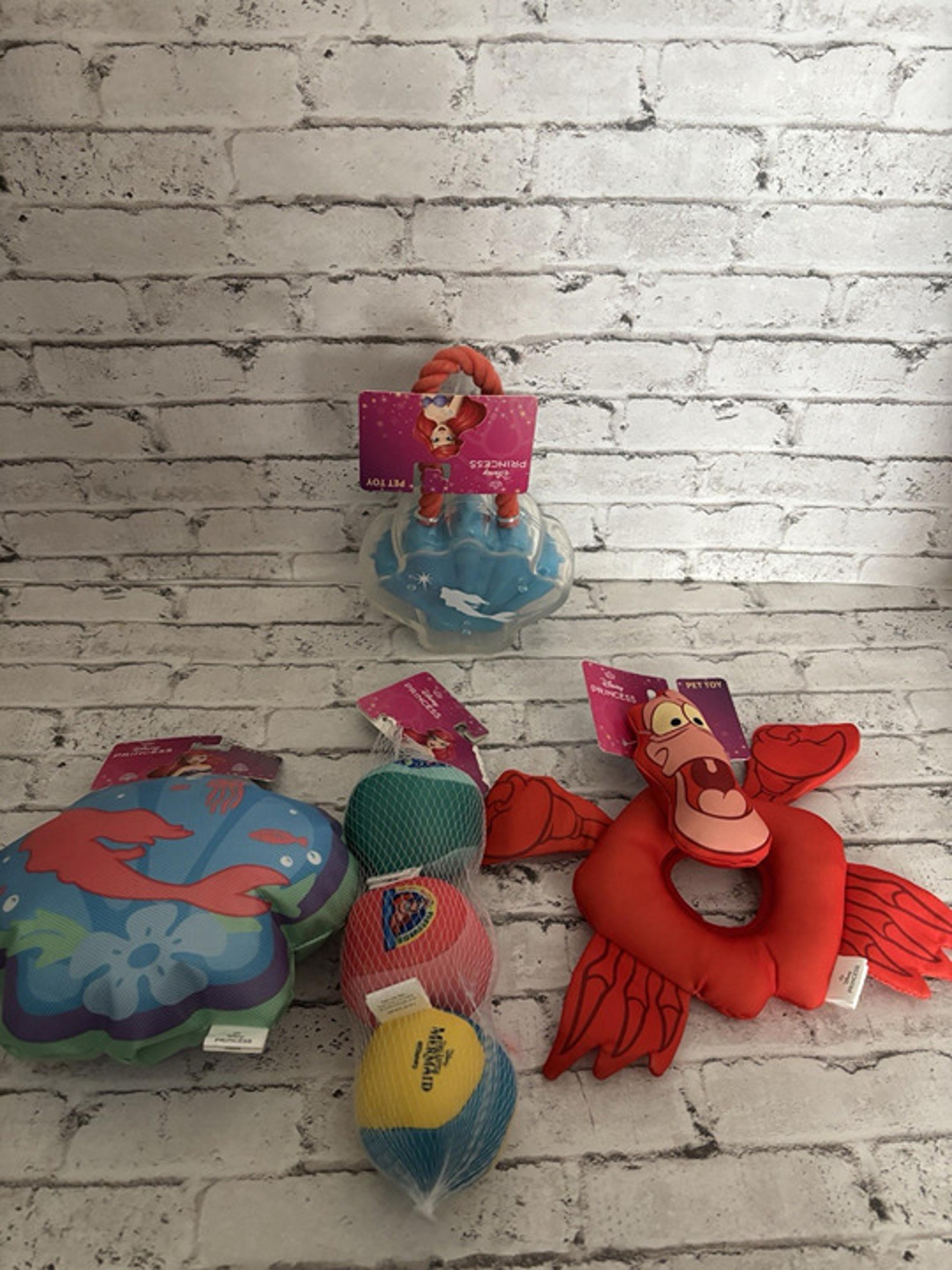 Fetch The Little Mermaid Ariel Dog Water Toys Lot Of 4