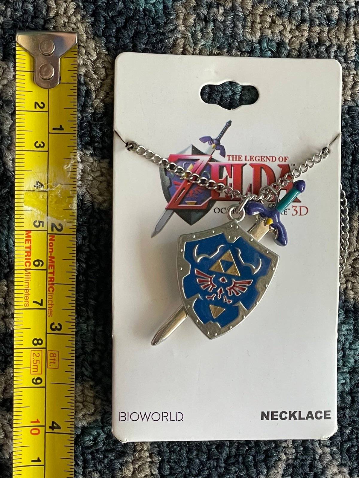 Legend of Zelda Ocarina of Time 3d Master Sword Bioworld 2015 Necklace
