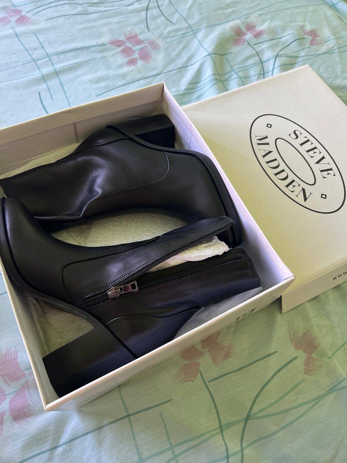 Short genuine leather boots