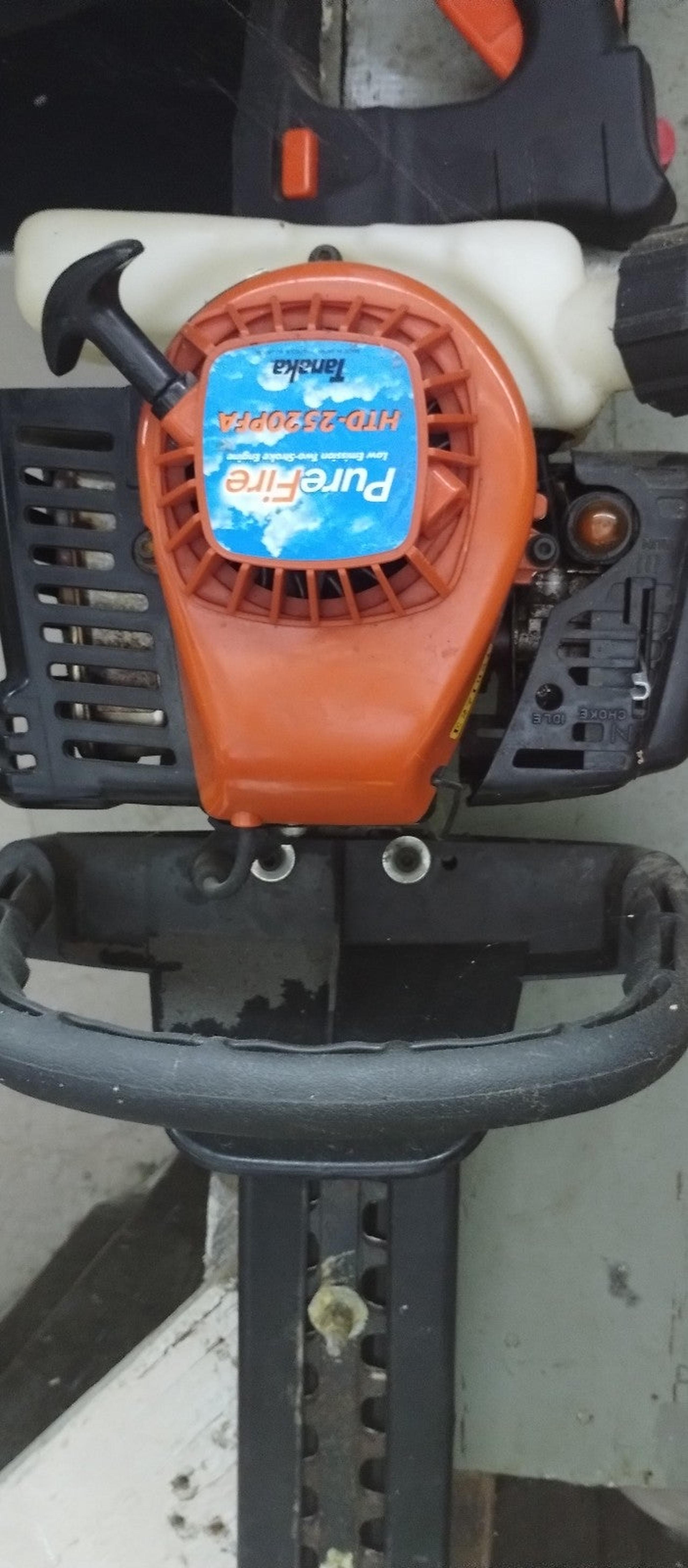 Hedge trimmers