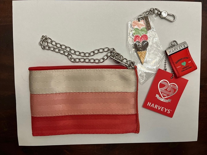 Harveys Seatbelt Peaches and Cream Coin Purse in EUC