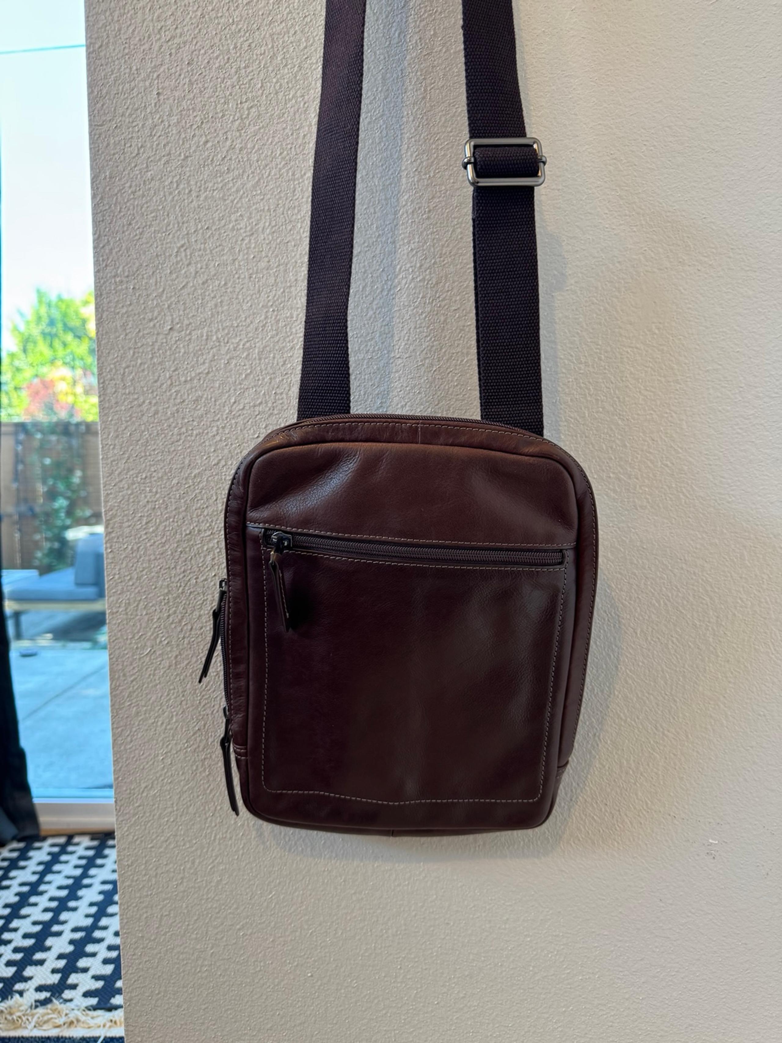 Brown leather crossbody bag