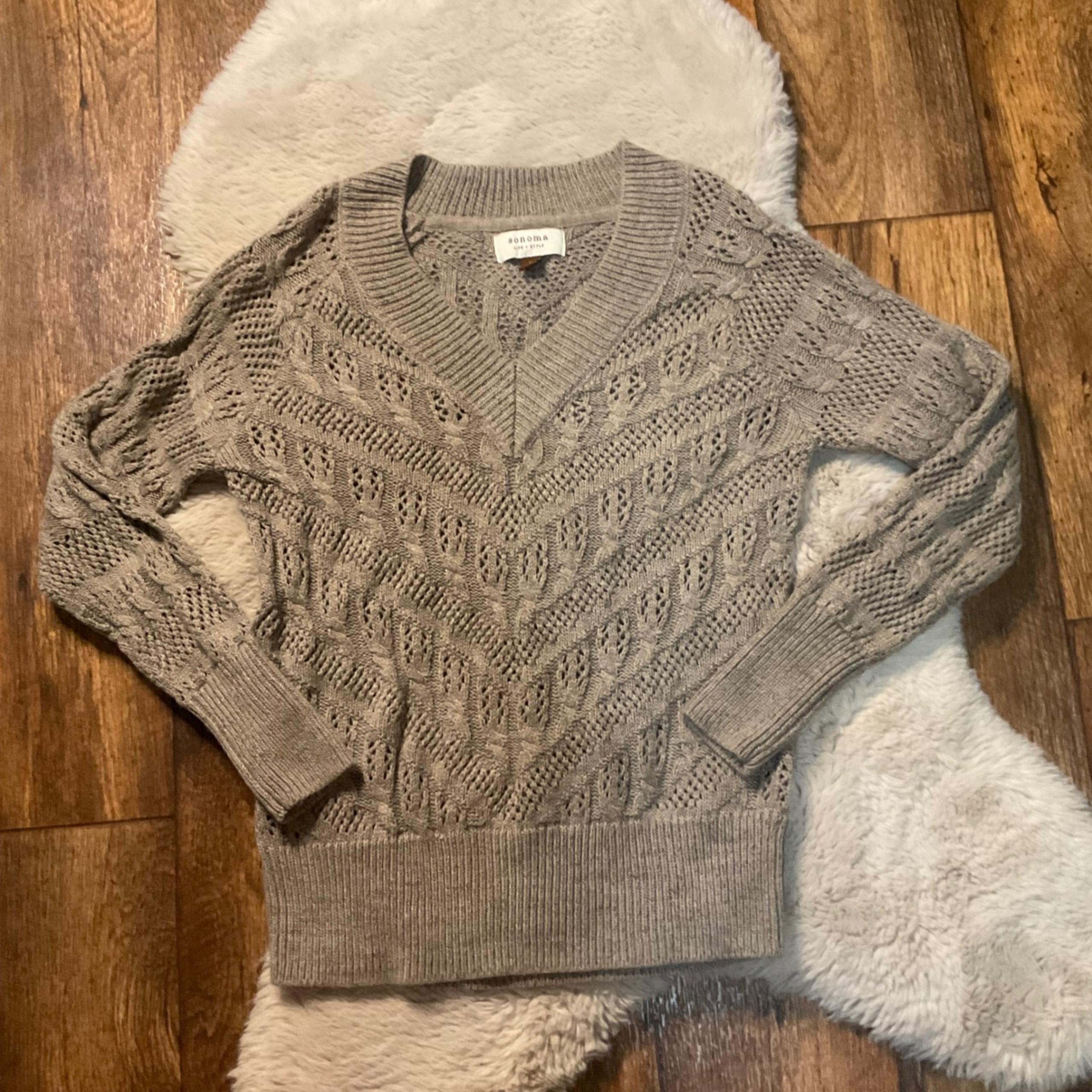 Sonoma Sweater Size Medium Tan V Neck Knit Cable Long Sleeve