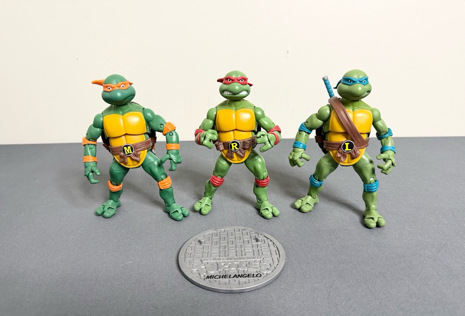 Ninja Turtles Classic Collection Series Playmates Lot- 3 Figures Mikey, Raph Leo