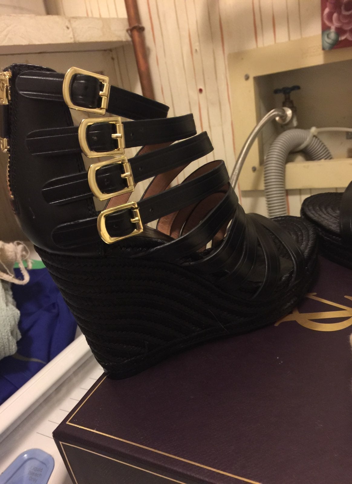 Signature Vince Camuto Wedges