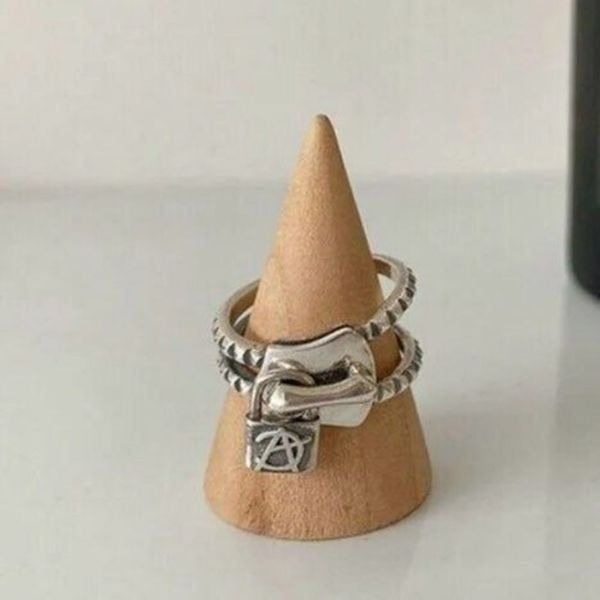The Zip Me Up Ring with zipper detail in 925 silver