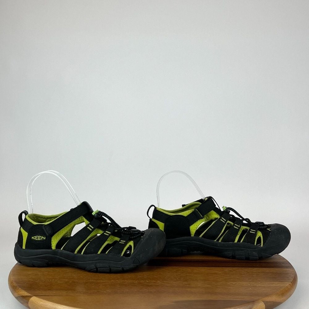 Childrens Big Kids Keen Newport H2 Black Waterproof Shoes Sandals Size 5 Y GUC