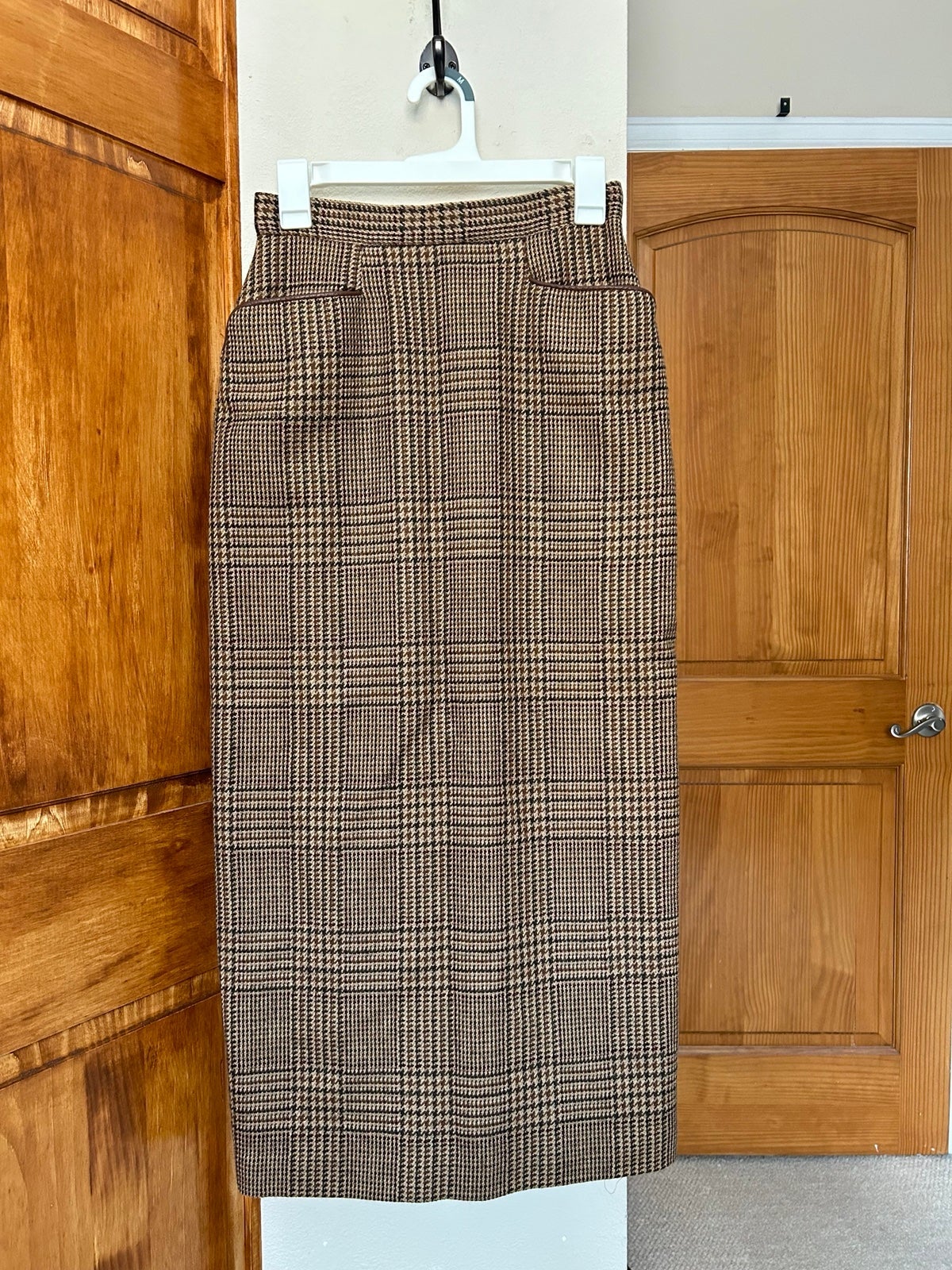 Vintage houndstooth wool skirt