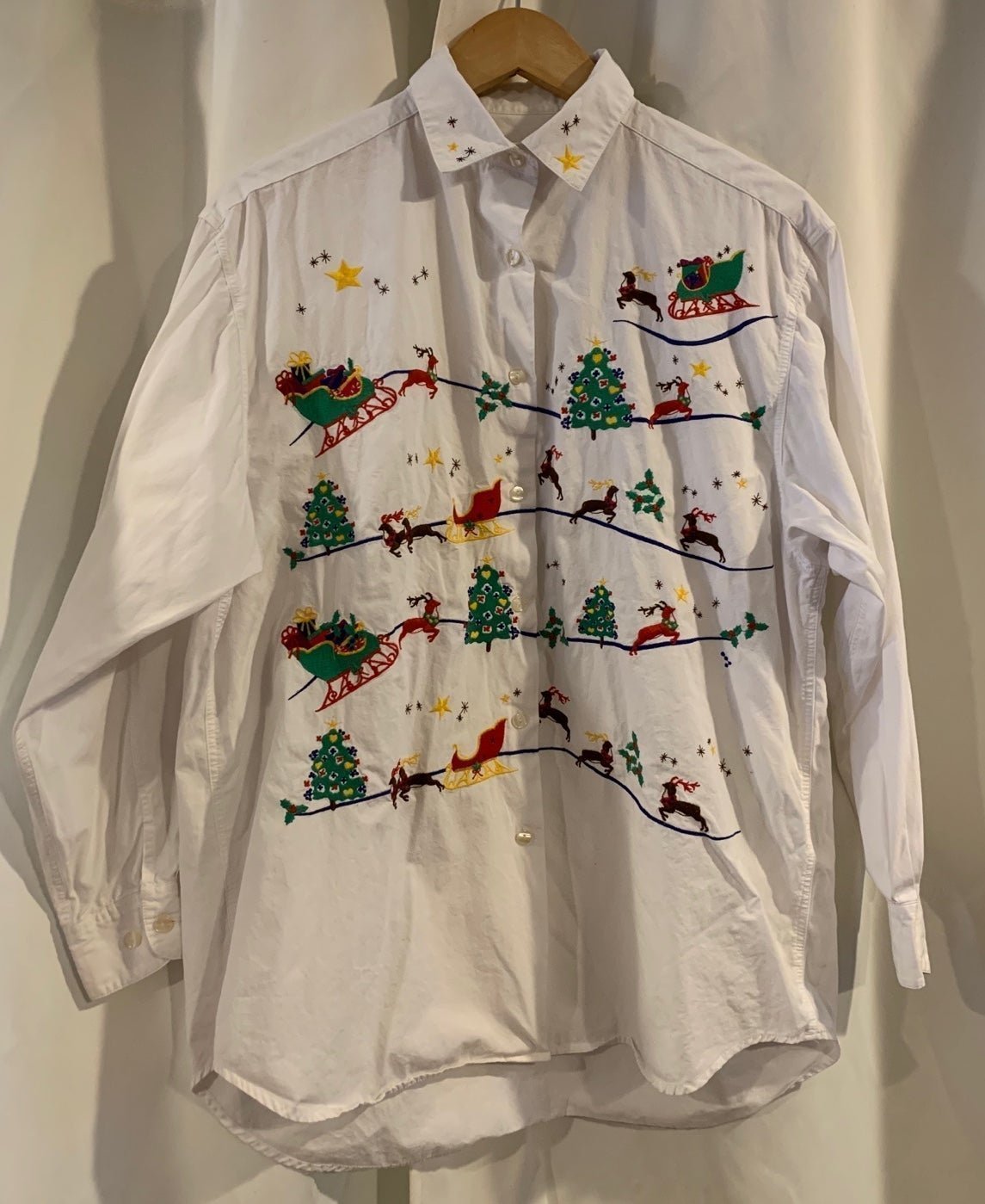 Cambridge Club Womens Size Small Embroidered Christmas Shirt Long Sleeve