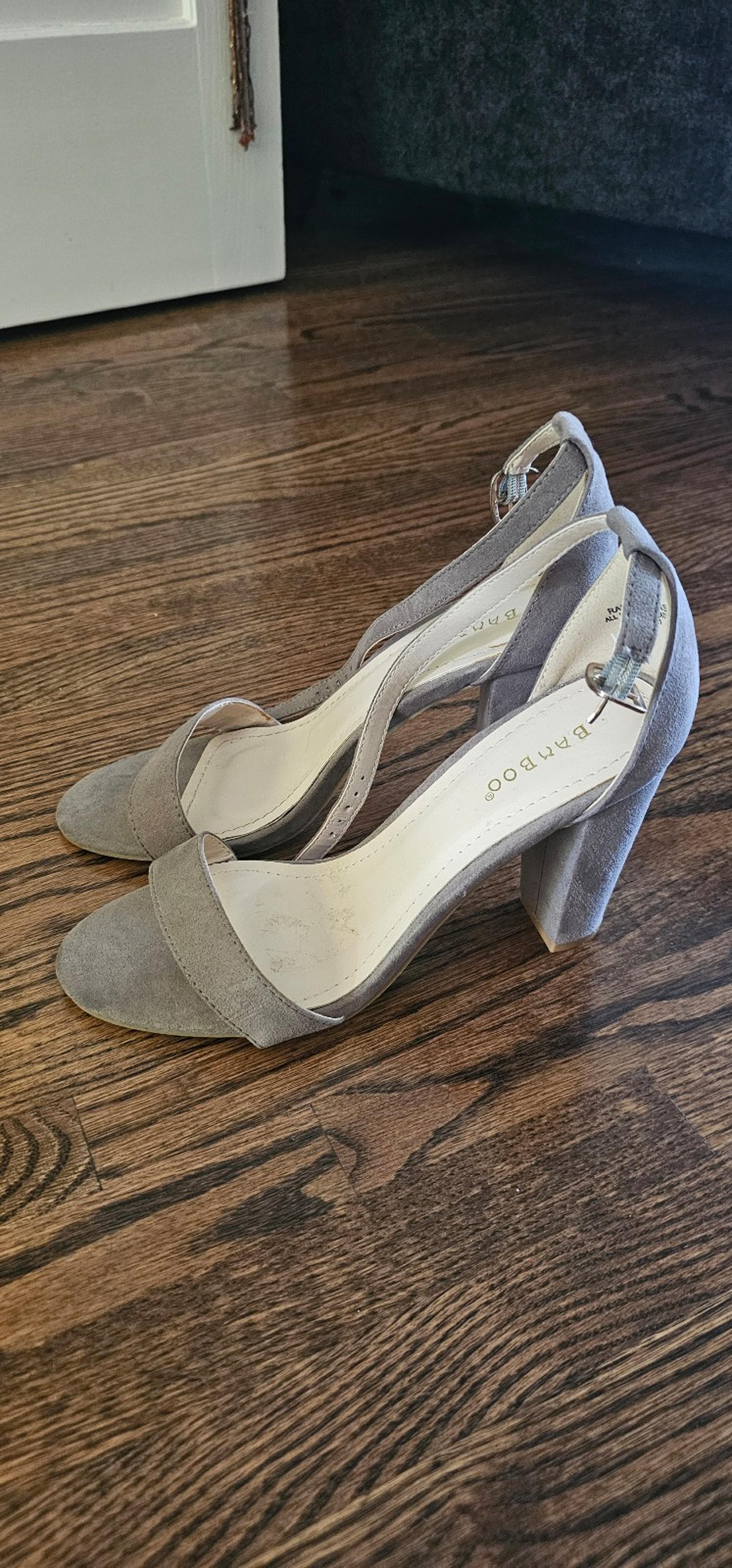 BAMBOO Womens Single Band Chunky Heel Sandal With Ankle Strap Size 9
