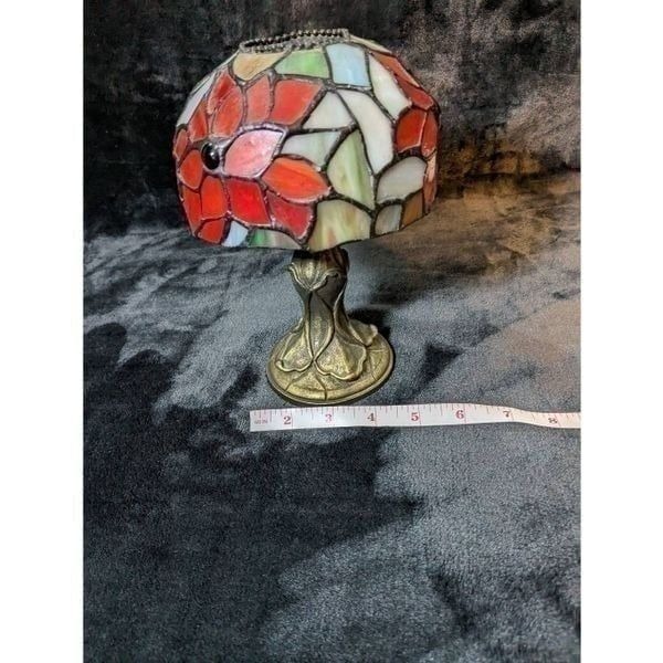 Small taxi Poinsettia tea light Staind glass lamp.