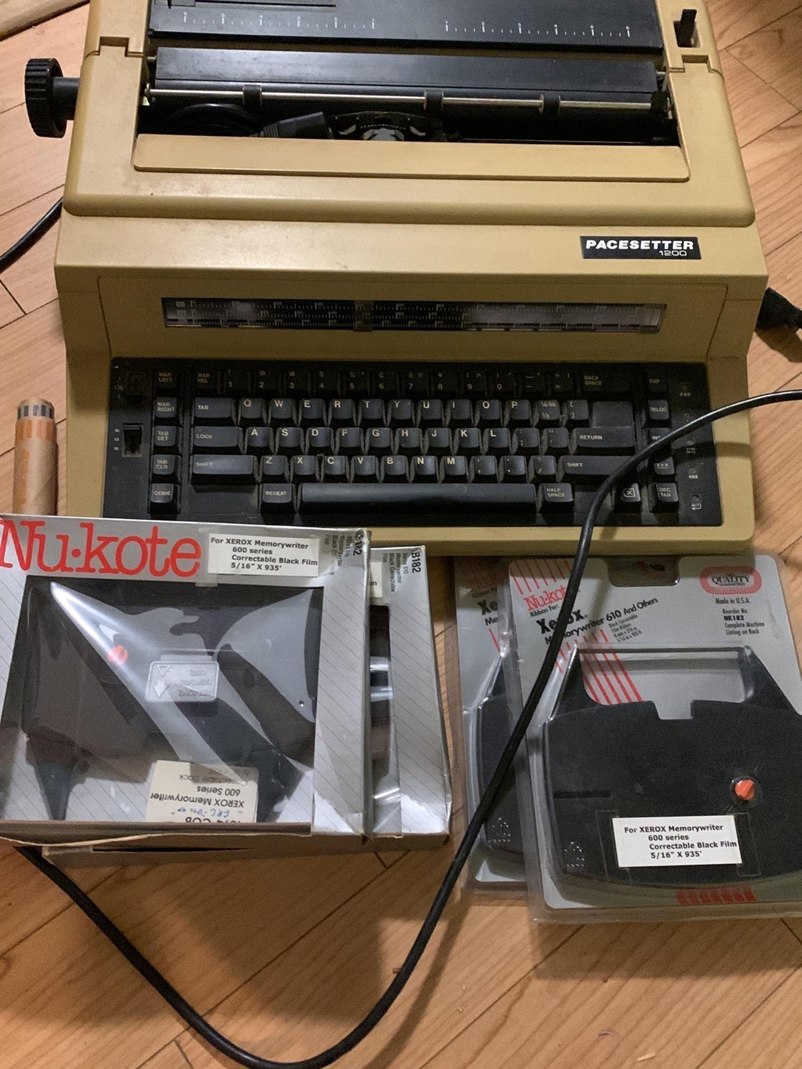 Pacesetter 1200 vintage typewriter