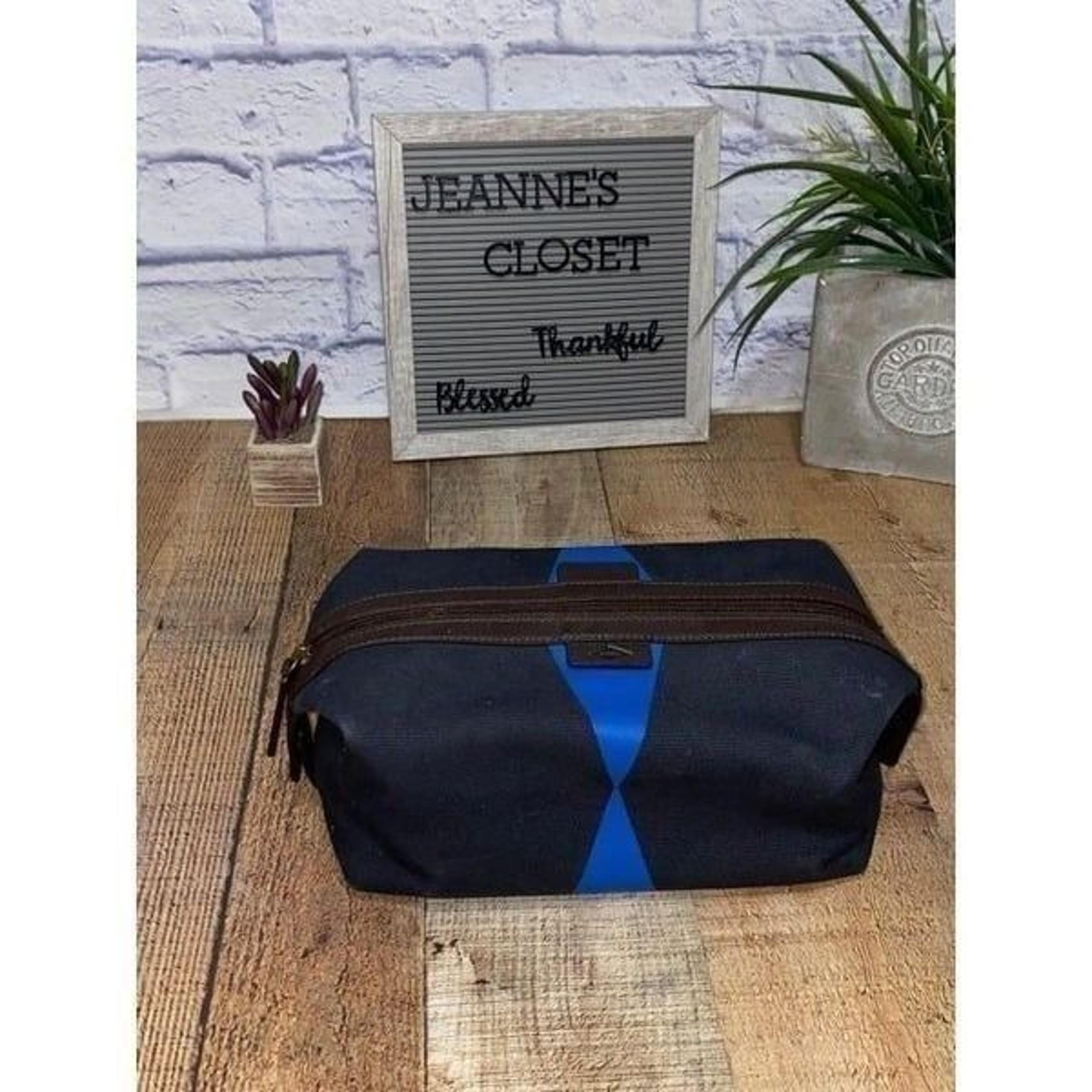 Fossil Men's Leather Framed Toiletry Travel Bag  Dark Brown Navy Blue