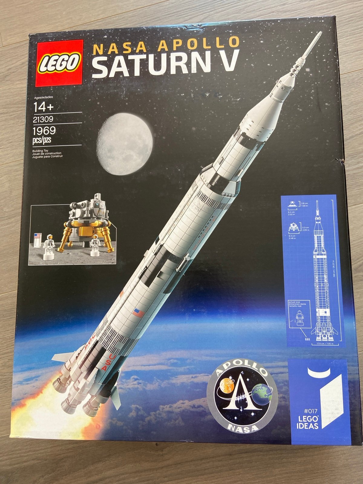 LEGO 21309 Ideas NASA Apollo Saturn V 92176 Outer Space Model Rocket