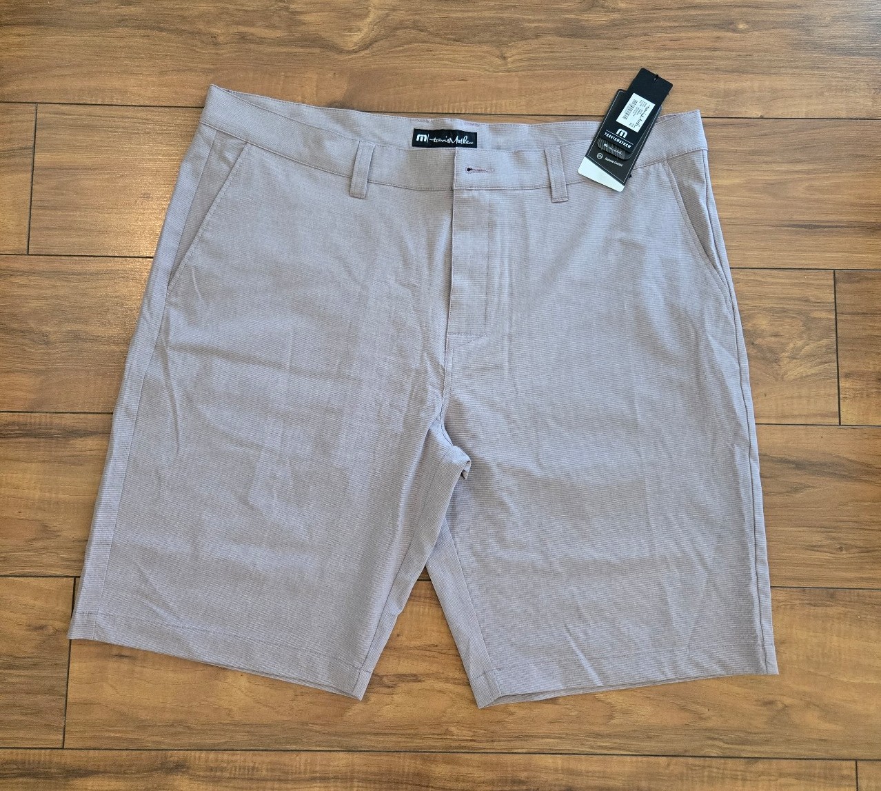 TRAVIS MATHEW Beck Golf Shorts MENS SZ 40 Winetasting NWT