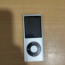 Apple iPod Nano Bundle