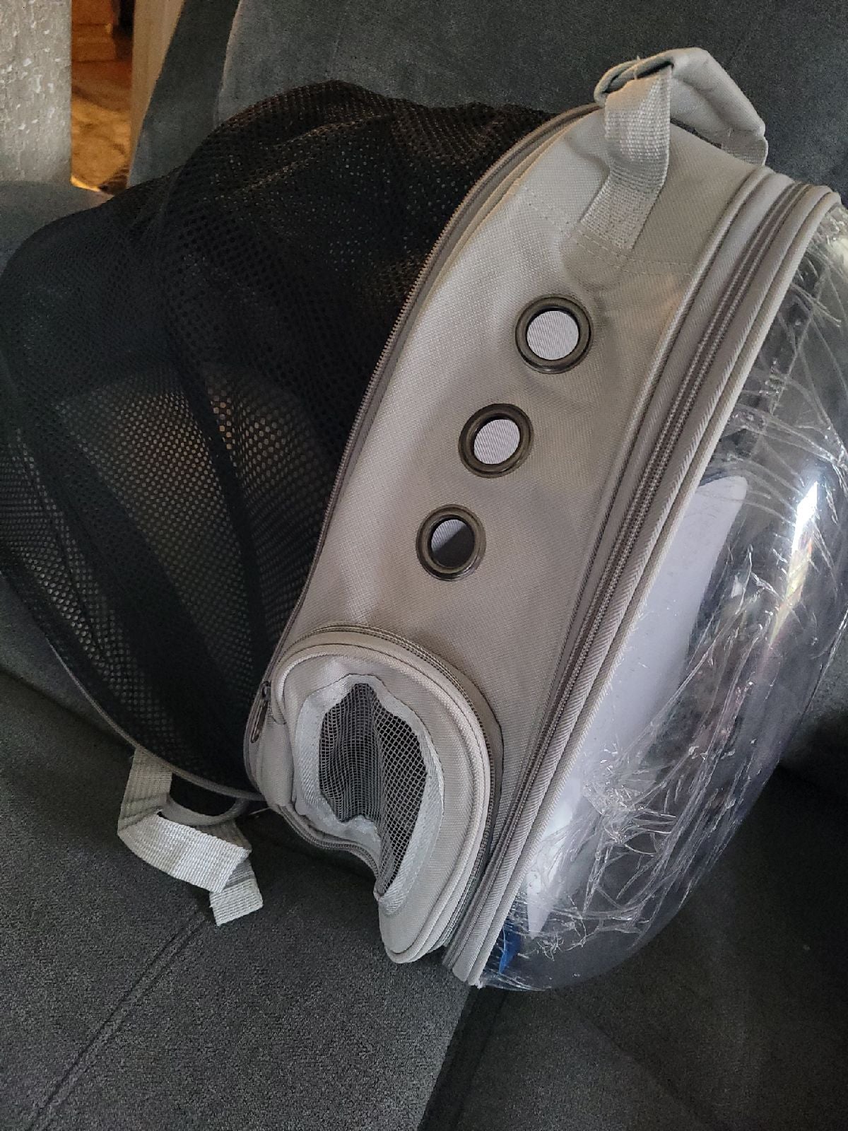 New pet carrier/backpack