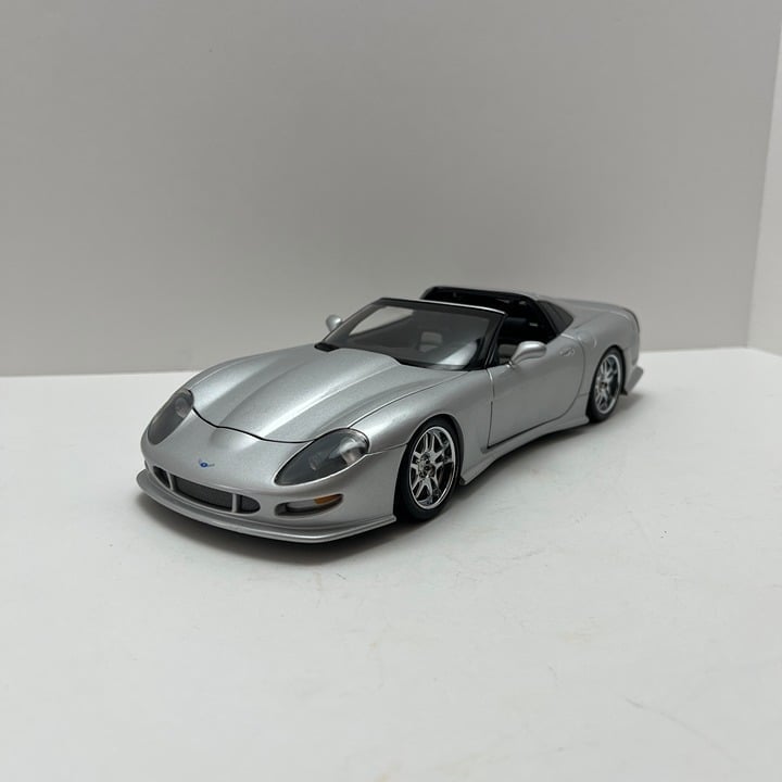 AutoArt Callaway C12 Silver Convertible 1/18 1:18 Diecast