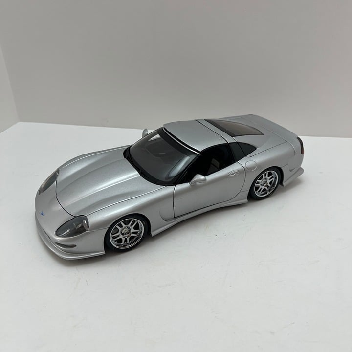 AUTOart 1/18 CALLWAY C12 シルバー 中古品 OCCASION sans boite CHEVROLET CORVETTE CALLAWAY C12 gris 1