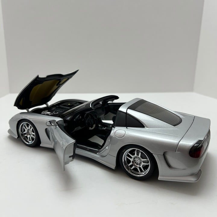 AUTOart 1/18 CALLWAY C12 シルバー 中古品 OCCASION sans boite CHEVROLET CORVETTE CALLAWAY C12 gris 1