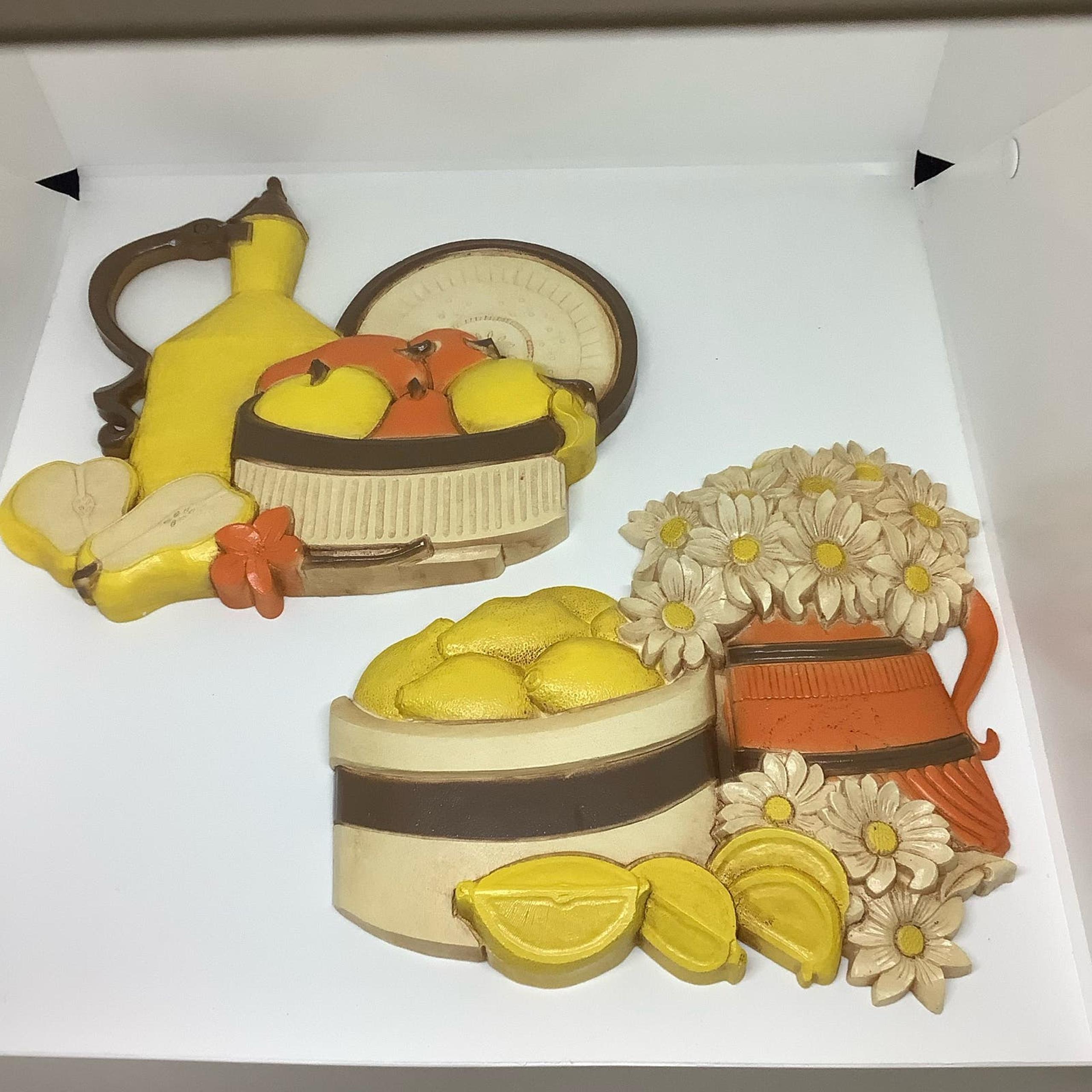 VTG Retro Homco Syroco wall plaques harvest motive 11x9 pair EUC