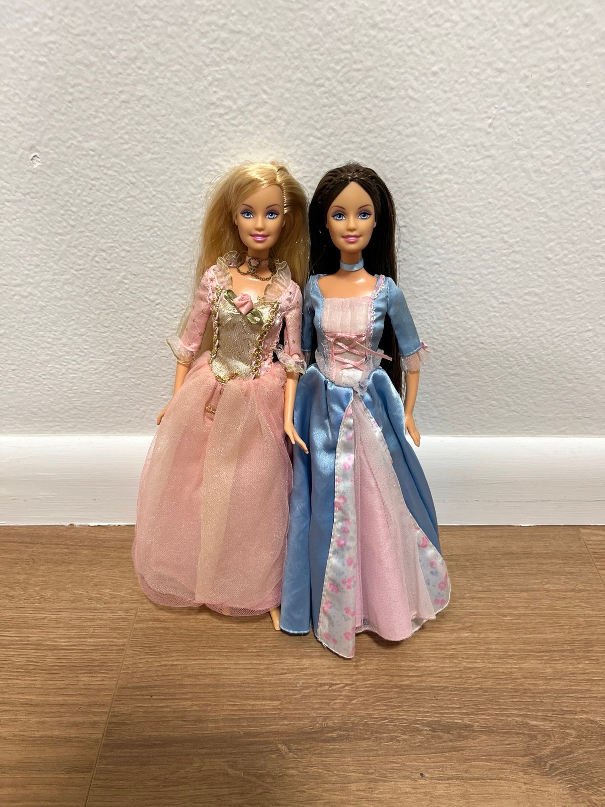 2003 Barbie Princess and the Pauper Anneliese & Erika Singing Dolls
