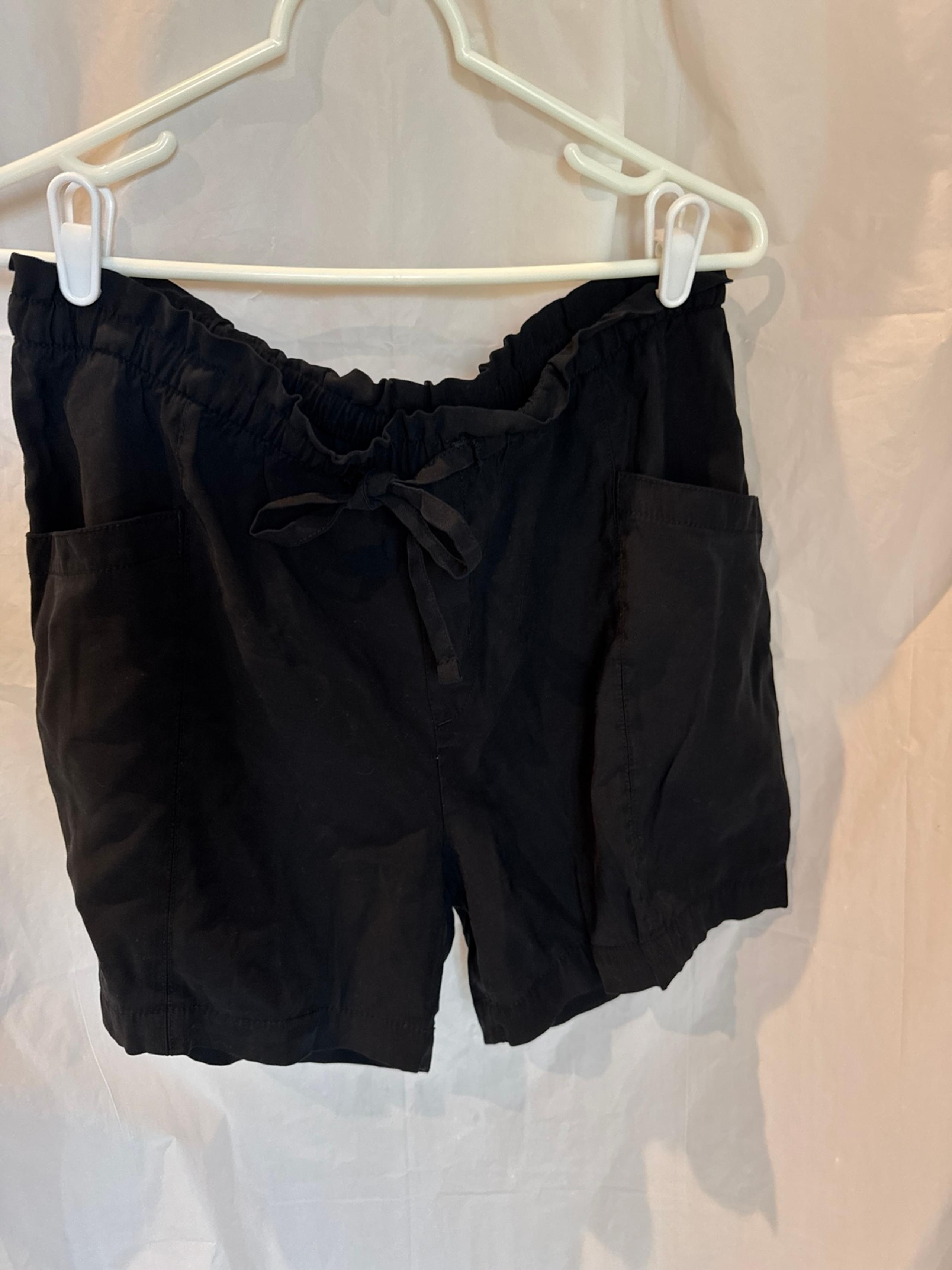 Old Navy Shorts - Women’s Lg