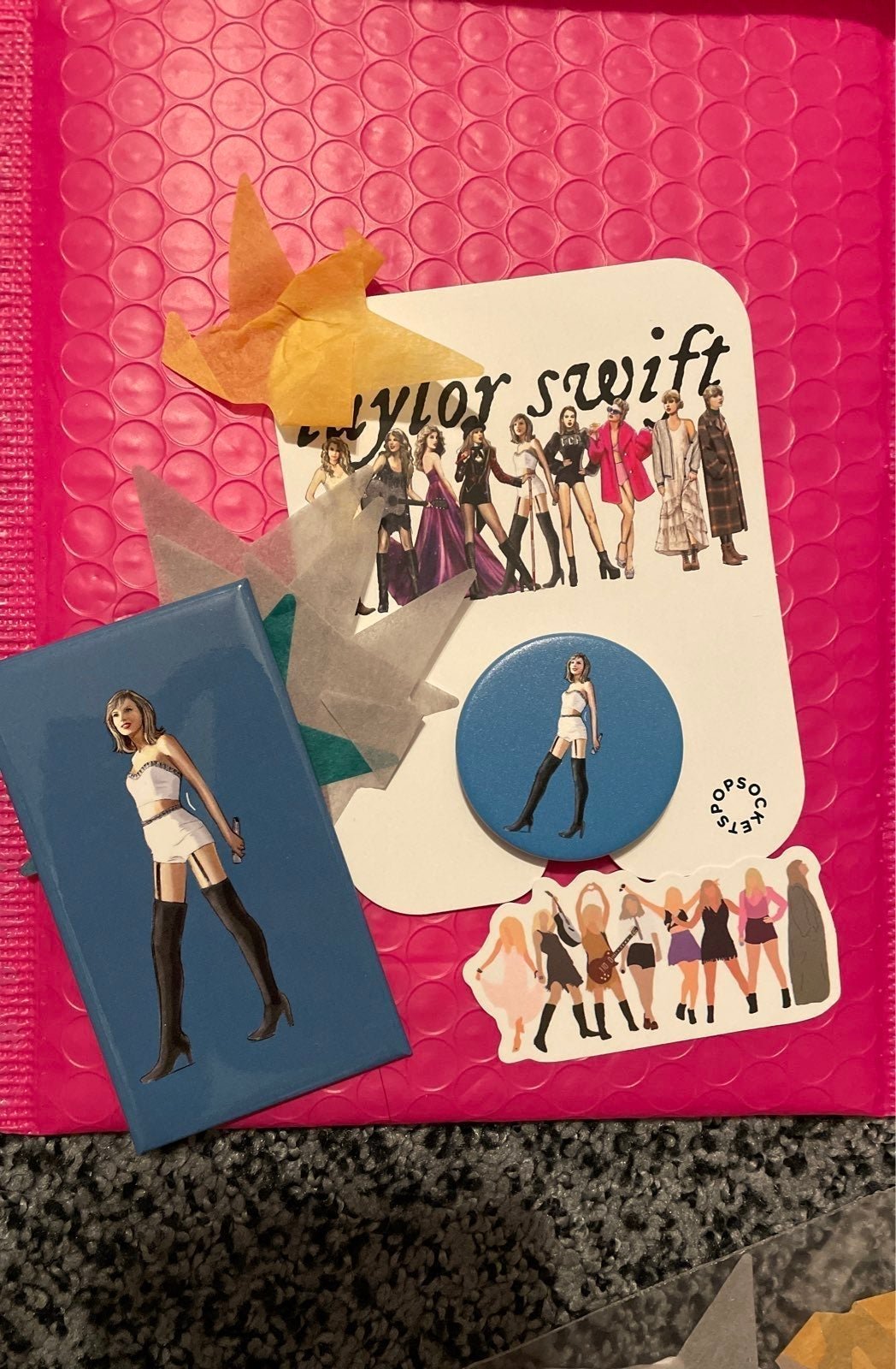 Taylor Swift 1989 Pop Socket & Magnet