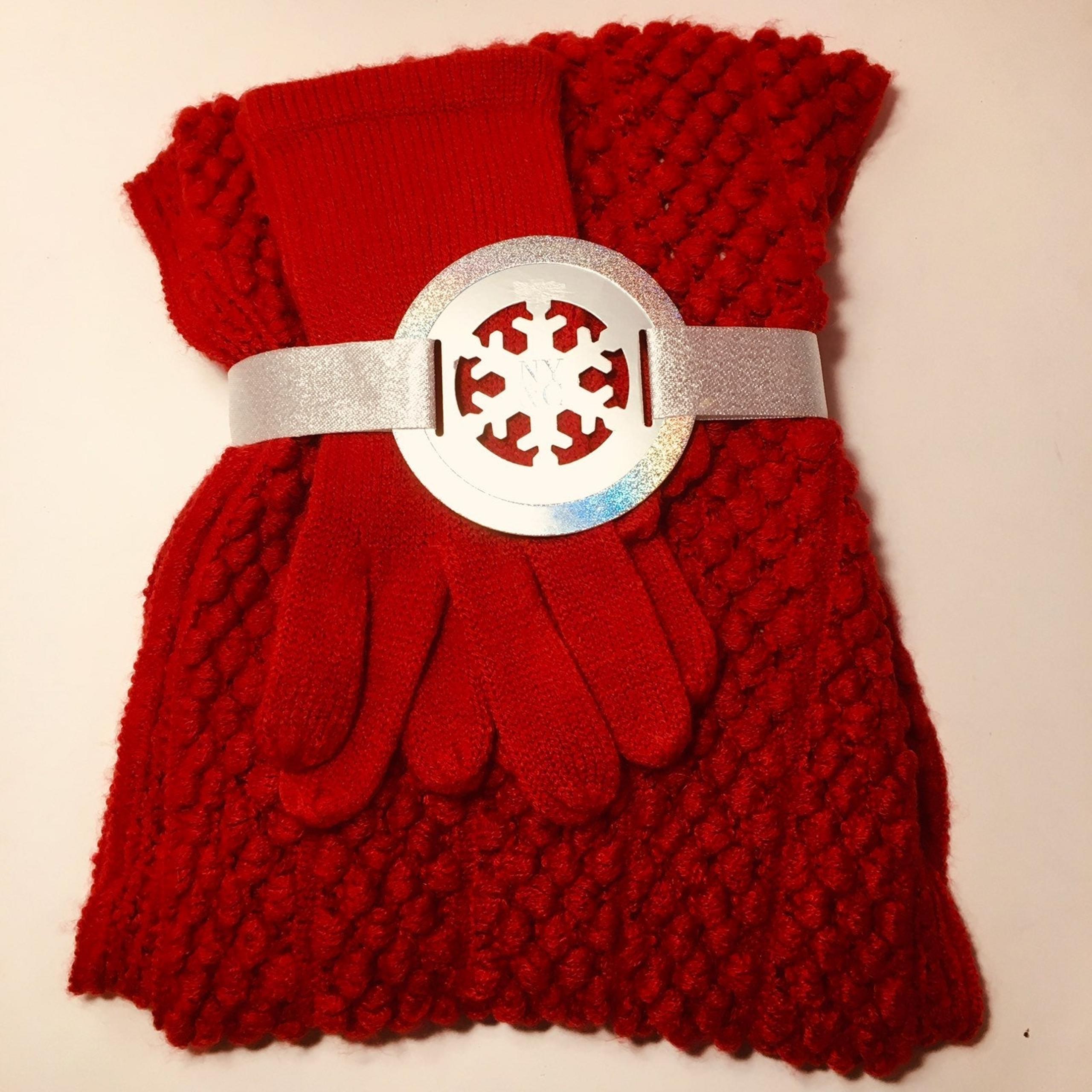 NY&Co Red Scarf Glove Set