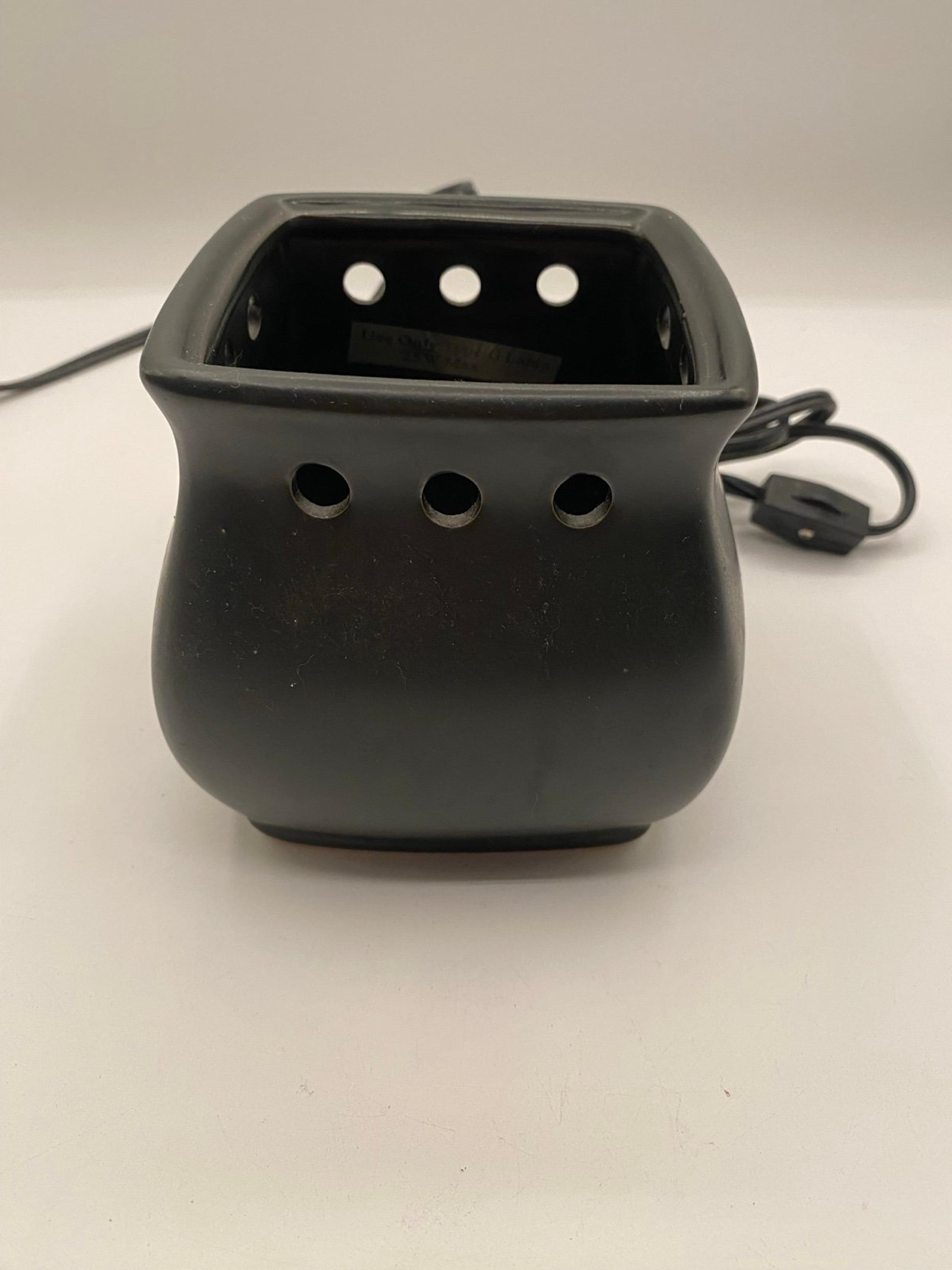 Scentsy CLASSIC SATIN BLACK Full Size Warmer DSW-SBLK RETIRED Tart Wax EUC.