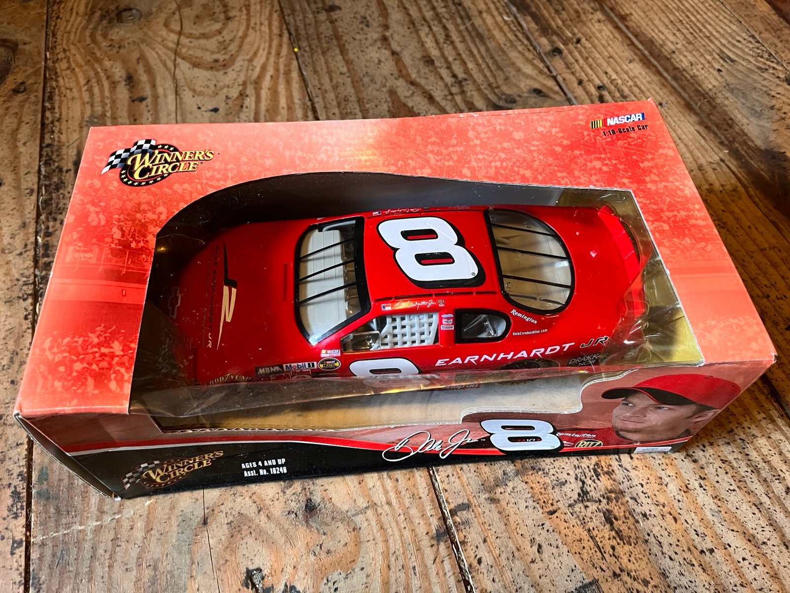New in box NASCAR 1:18 2004 #8 Dale Earnhardt Jr diecast
