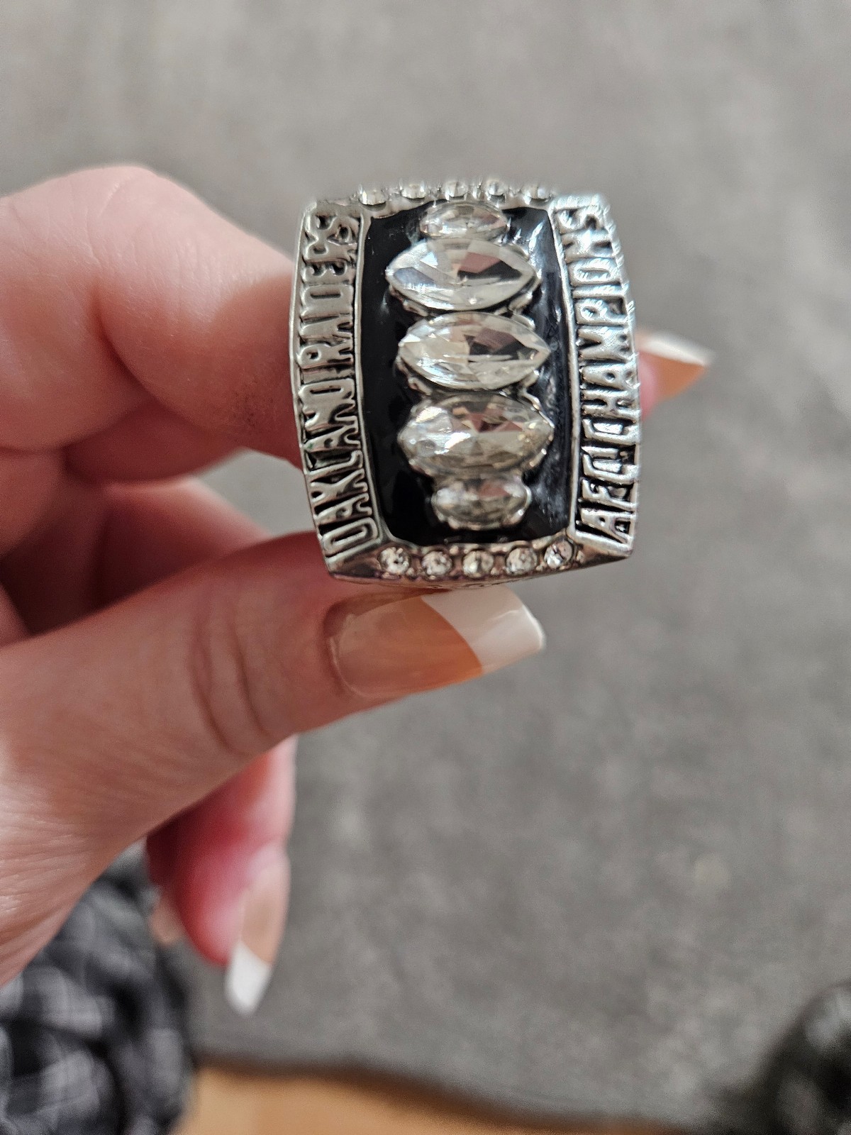 Man's raiders ring size 10/11 in great condition