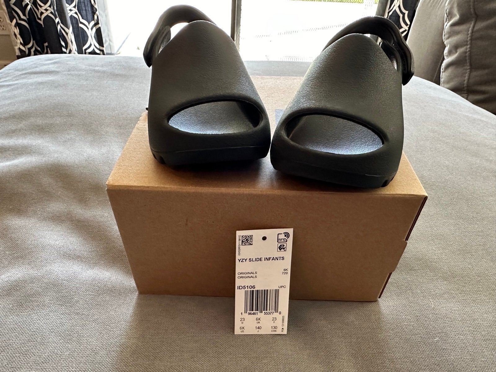 Infant Yeezy Slides - Onyx