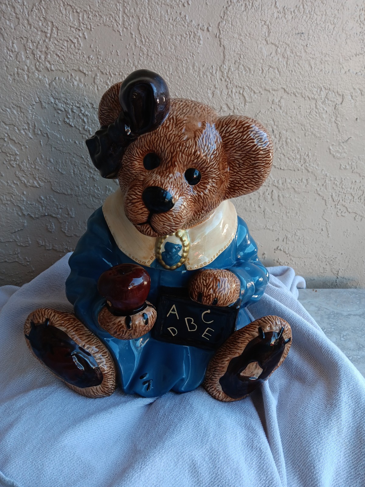 Boyds Bears Mrs. Bruins Cookie Jar.