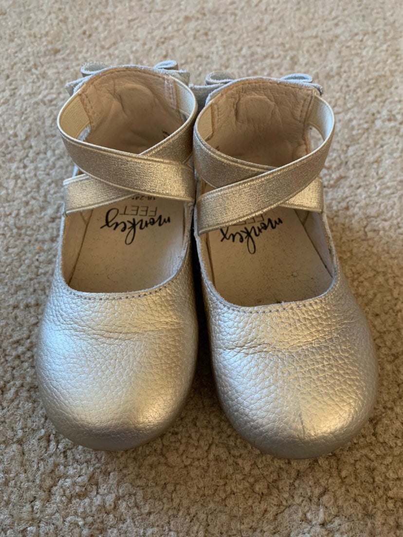 18-24 champagne bow backs