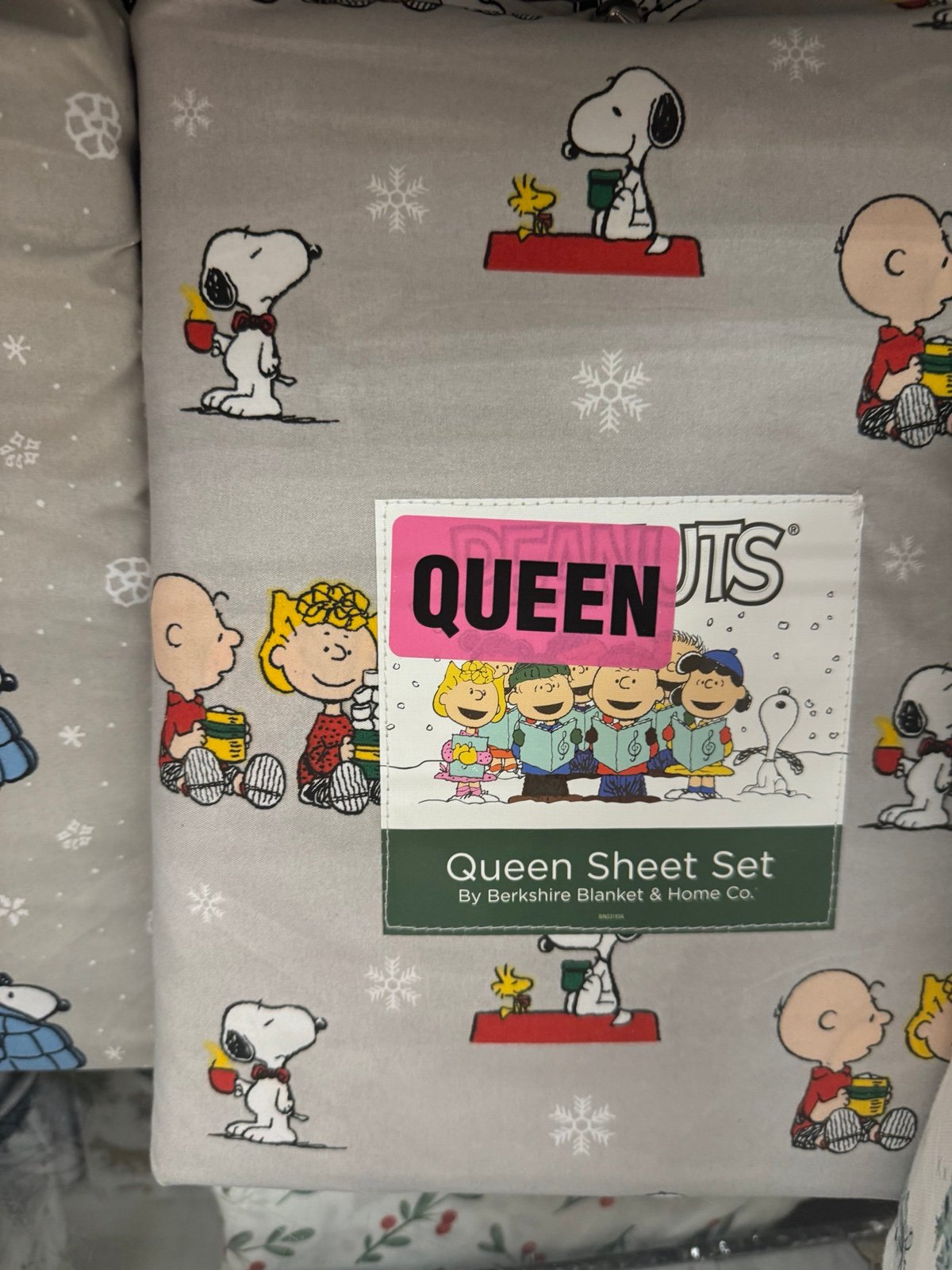 Peanuts queen bed sheet