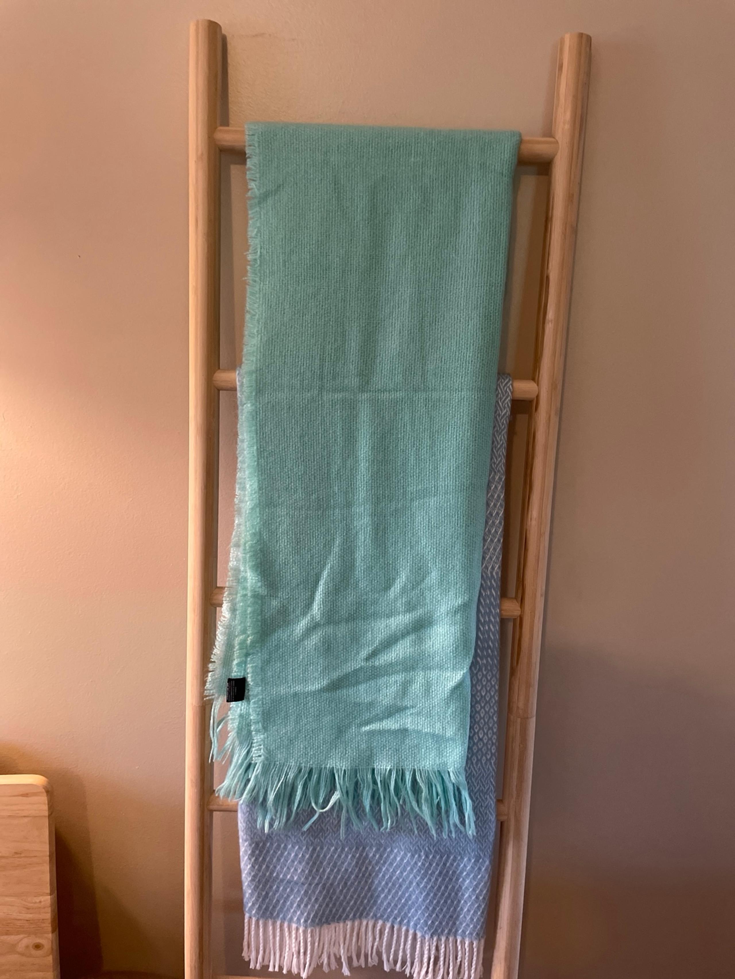 Women’s oversized scarf
