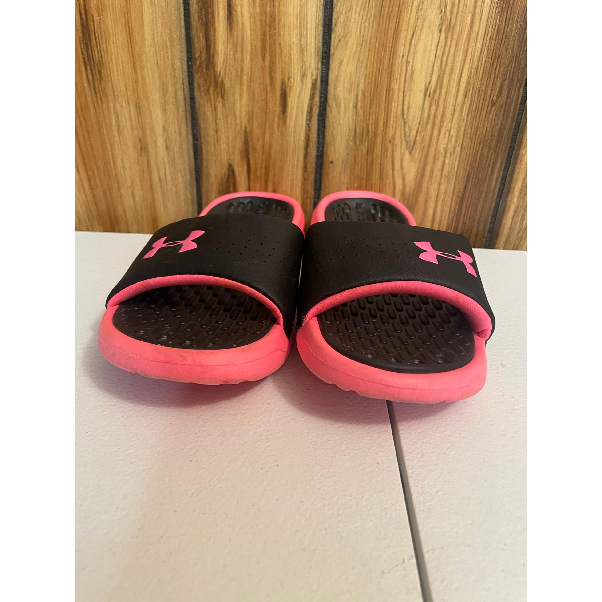 Under Armour Youth size 3 hot pink & black slip on