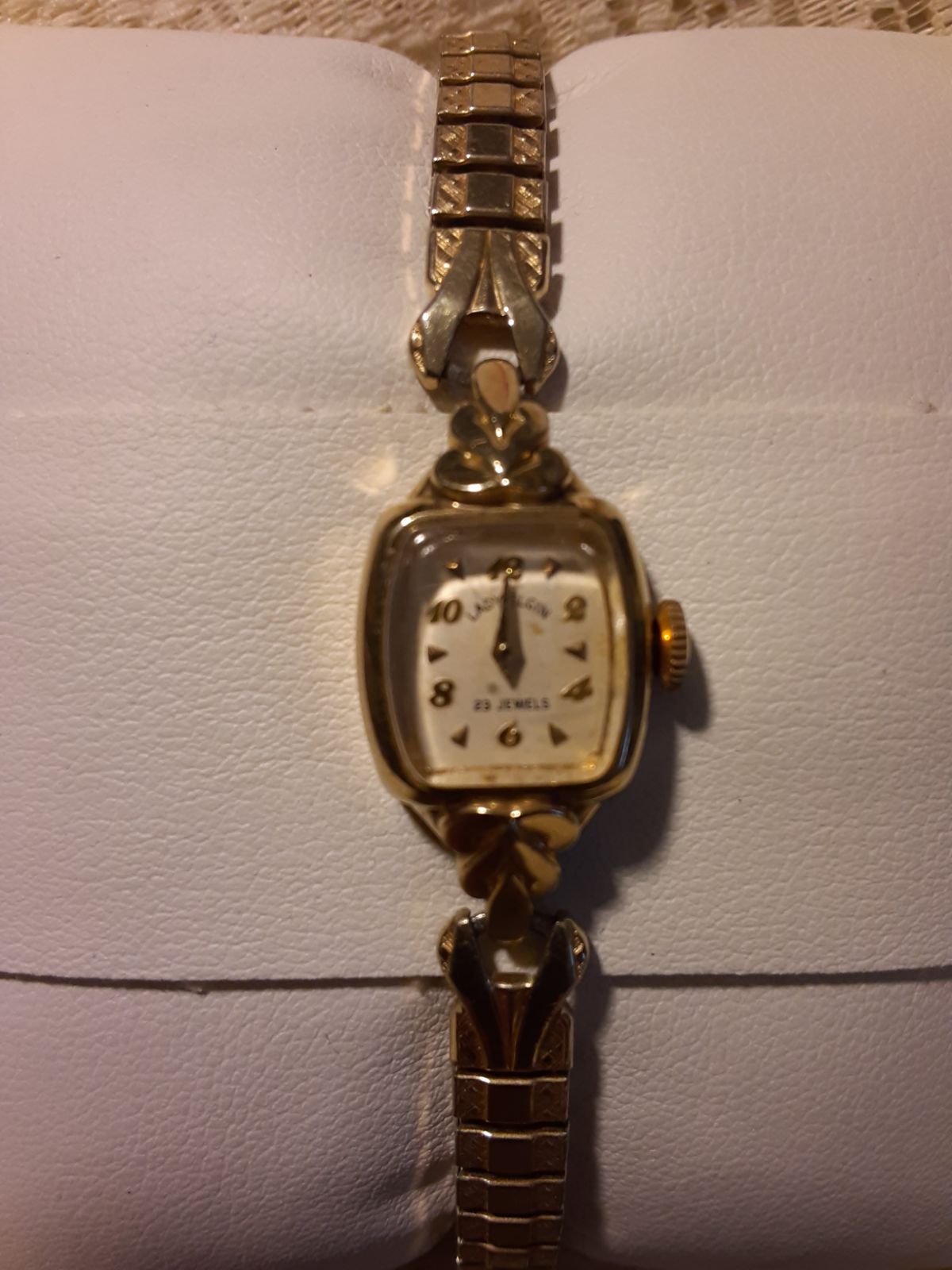 Vintage Lady Elgin 23 Jewels Watch