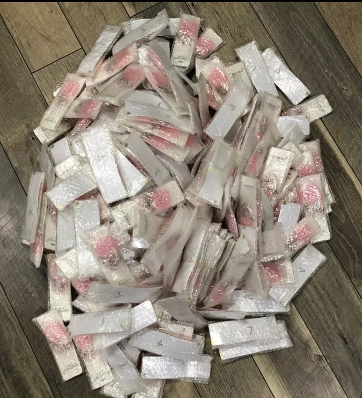 Bulk Of Over 1000 Unisex Adults And Kids Dead Battery Watches
