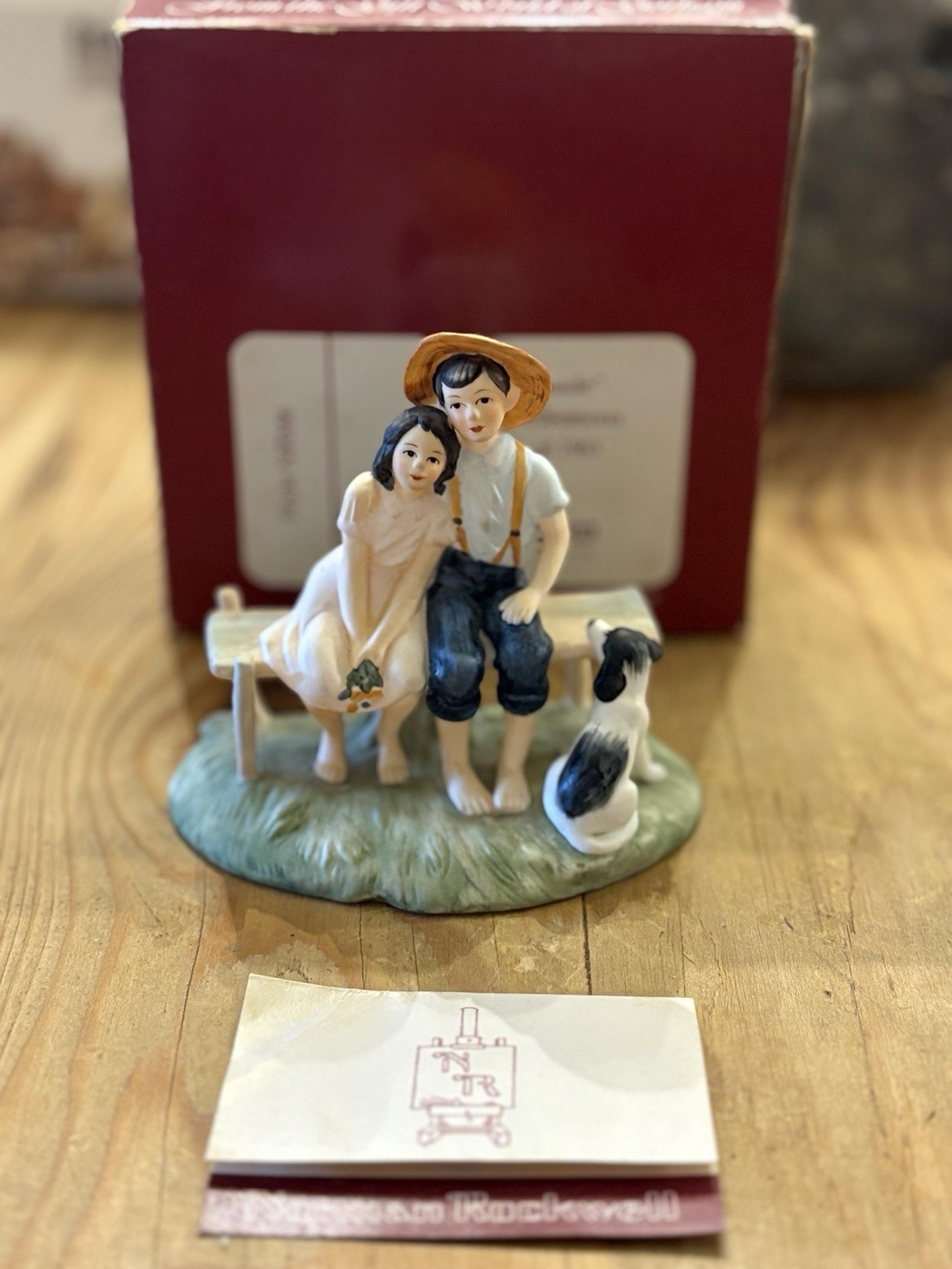 Gorham Norman Rockwell “Sweet Serenade”Colle ctible Figurine W/ Box