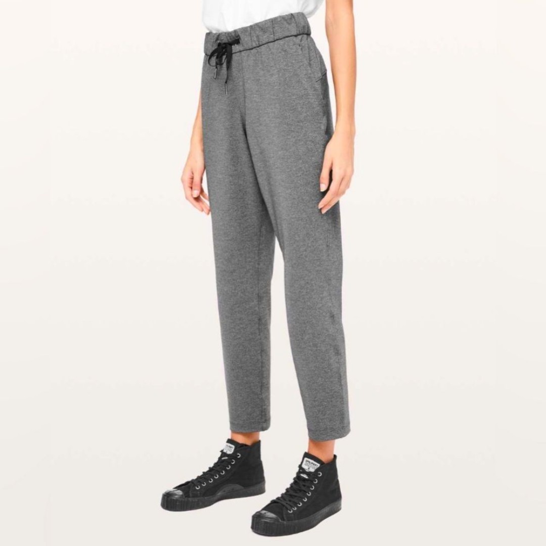 Lululemon On the Fly Pants 27” size 4 with pockets Heather Gray