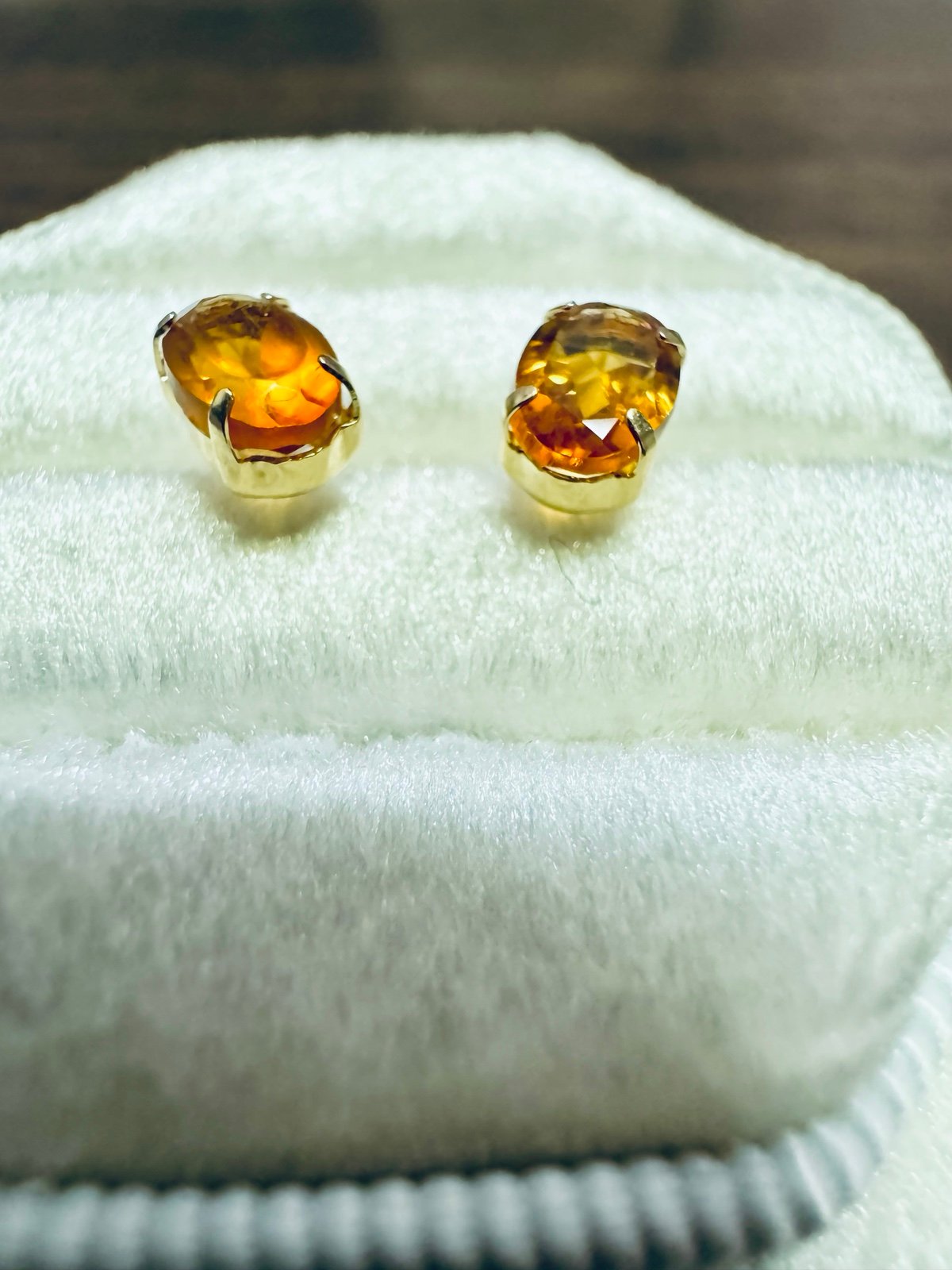 Oval citrine earrings
