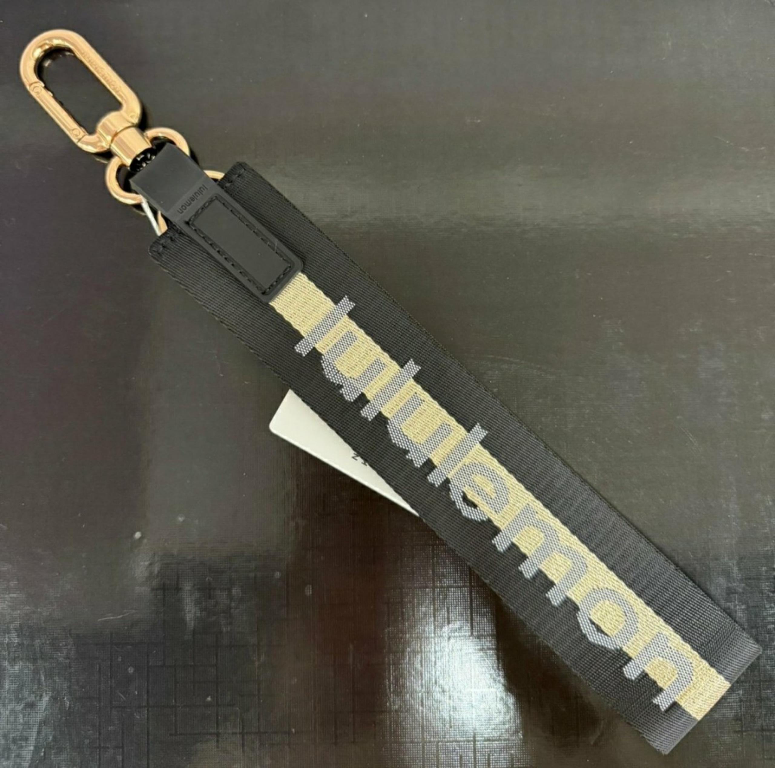 Lululemon keychain ❗️price firm❗️