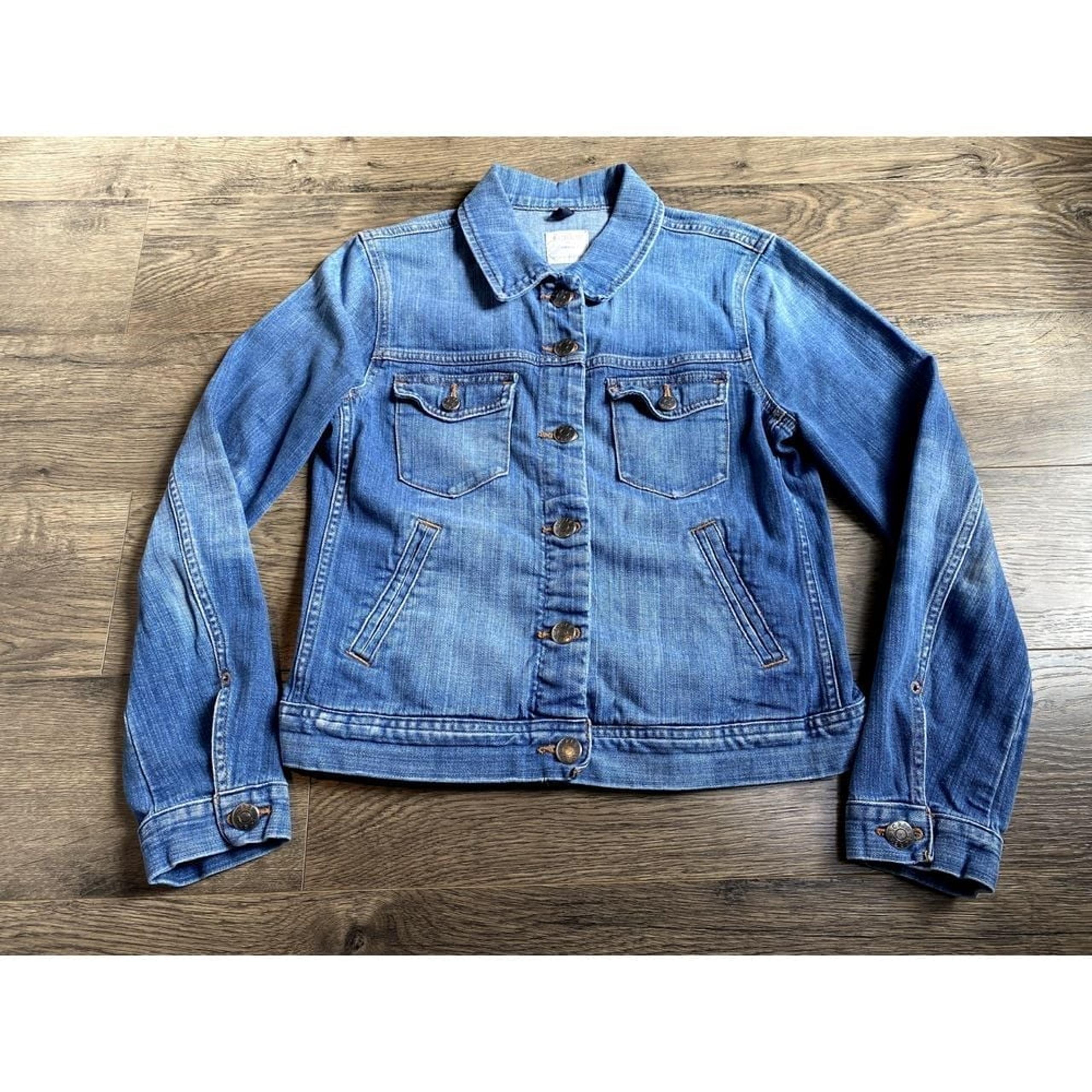 EUC Womens J. Crew denim jacket pockets size S